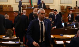 "Възраждане" атакува Министерството на външните работи в Скопие