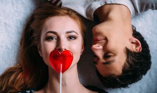 10 начина, по които мъжете казват "Обичам те" без думи