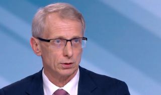 Денков: Тестването на учениците хваща средно по 5-6 позитивни дневно