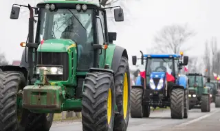EU cuts farmers in Ukraine, Kiev mulls talks with Moscow
