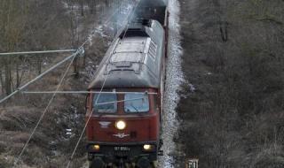 Мъж загина, премазан от бързия влак за София