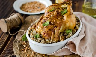 Рецепта на деня: Пълнено пиле с ориз и булгур