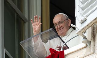 Папа Франциск с молитва за жертвите и пострадалите от пожарите