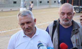 Ден 44-ти. "Отровното трио": Барикадите навсякъде в страната са законни