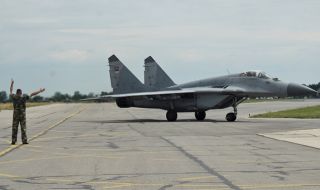 Българските МиГ-29 вдигнати отново заради заплаха за бомба за пътнически самолет 