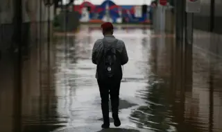 Жертвите на водната стихия в Южна Бразилия вече са 136
