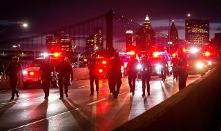 Ранени полицаи при стрелба в Сейнт Луис и Лас Вегас, двама убити в Чикаго (СНИМКИ)