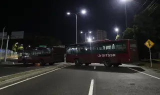 Световните реакции: От възхвала до агресия