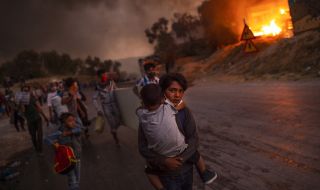 Дете загина при пожар в бежански лагер