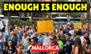 В Палма де Майорка излязоха на протест срещу наплива на туристи ВИДЕО
