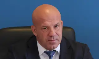 Министър Керязов: "Със сигурност България трябва да има нов модерен национален стадион, но това подлежи на анализи"