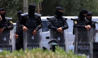 Взрив уби 10 иракски полицаи