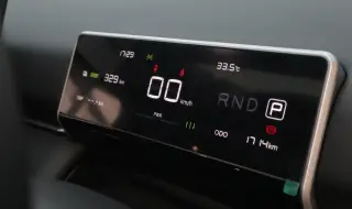 Китай връща физическите бутони в колите