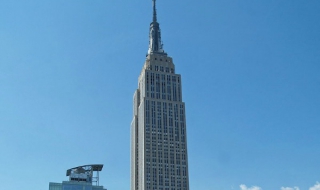 Дрон се разби в Емпайър Стейт Билдинг