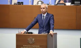 Костадин Костадинов: Вчера нямахме парад за Гергьовден, а панихида в центъра на София