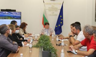 Балтова и туристическият бранш обсъдиха разпределението на средствата за подкрепа на сектора