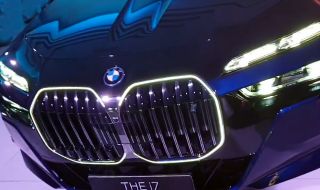 Новата топ лимузина на BMW за първи път в България (ВИДЕО)