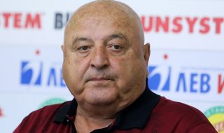 Венци Стефанов се подигра на Левски и Берое