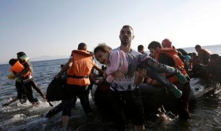 13 мигранти загинаха край бреговете на Гърция