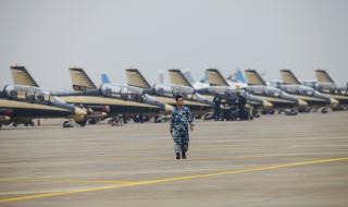 Катастрофа на самолет депресира китайската армия