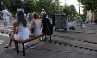 9 месеца от падането на козирката на гарата в нови Сад, сръбските студенти организират възпоменателна разходка