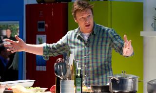 Империята на Джейми Оливър се срина