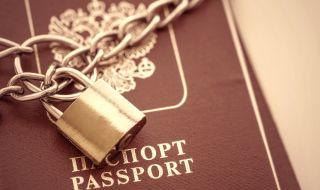 Латвия спря издаването на "златни визи" за граждани на Русия и Беларус