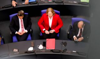 Новото правителство на Германия с равен брой мъже и жени