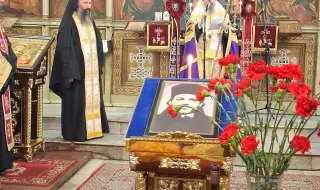 В родния му Карлово почетоха 153 години от гибелта на Васил Левски и се поклониха пред делото му