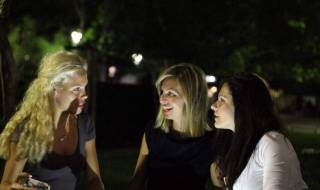 Подаряват 200 бални рокли на абитуриентки