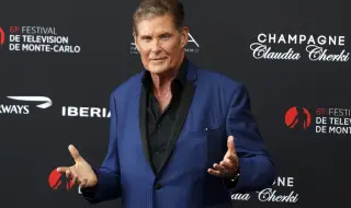 Неразпознаваем: 73-годишният Дейвид Хаселохоф с рядка поява с младата си съпруга (СНИМКИ)