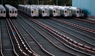 Бутнаха жена под нюйоркското метро