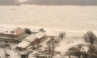 Дунав замръзна изцяло при Силистра