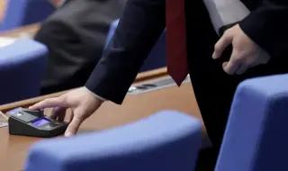 Law Committee Decides on Machine Vote and "Abroad" District on Second Reading