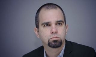 Първан Симеонов: Партиите се правят, че правят правителство