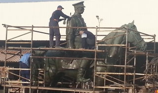 Връщат реставрираната фигура на Цар Освободител