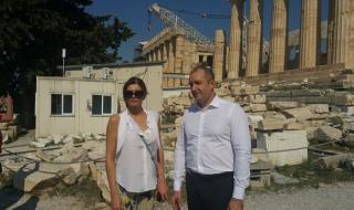 Президентът и съпругата му се разходиха из Акропола (СНИМКИ)