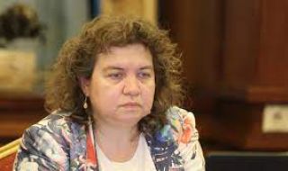 Доц. Киселова: Ще има дело за гражданството на Петков, решенията му остават