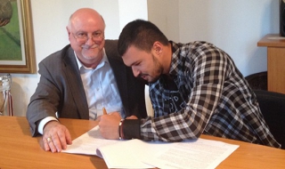 Валери Божинов подписа своя нов договор с Левски