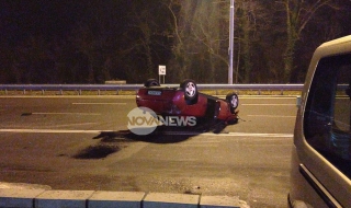 Кола по таван след гонка на "Цариградско шосе"