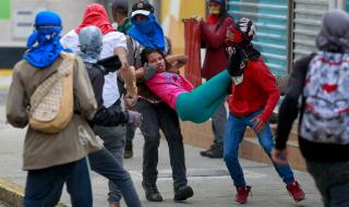 Над 350 демонстранти са арестувани във Венецуела