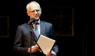 Велев: Скъпият ток ще ограничи ръста на заплатите