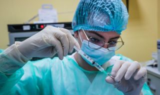 Задължителна ваксинация за всички над 50 в Италия