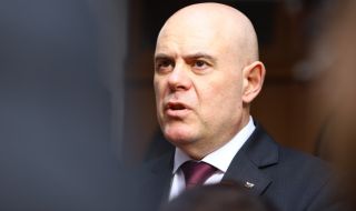 Прокурори излизат на протест в цялата страна след покушението срещу шефа им