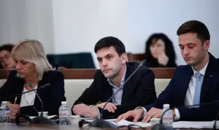 Никола Минчев: Очаквам Румен Радев да сезира КС за промените в Конституцията, които приемаме