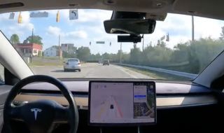 Мъск иска автопилотът на Tesla да е 10 пъти по-безопасен от човек