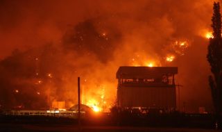 Пожар в луксозна кооперация в Измир 
