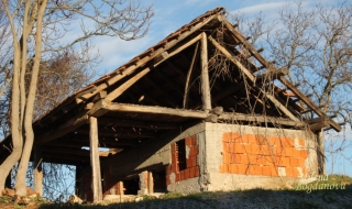 Снимката от нас – заглавието от вас