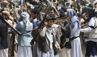Houthi leader threatens Saudi Arabia with oil facilities attacks