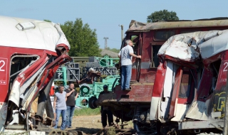 Погребаха загиналия машинист